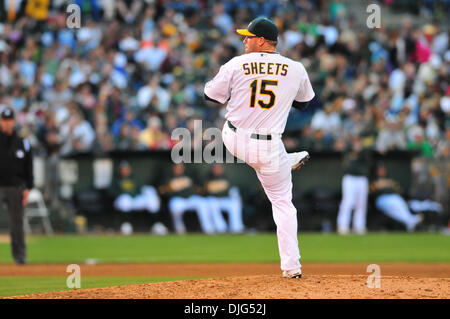 10 juillet 2010 - Oakland, CA, États-Unis - 09 juillet 2010, Oakland, CA, USA ; Oakland A's relief Ben pithcer emplacements feuilles dans le jeu du samedi. L'athlétisme a battu les anges 15-1. (Crédit Image : © Scott Beley/global/ZUMApress.com) Southcreek Banque D'Images