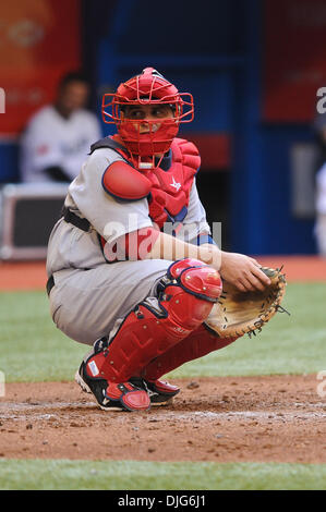 11 juillet 2010 - Toronto, Ontario, Canada - 11 juillet 2010 : Red Sox catcher Kevin Cash (36) au cours du dimanche d'un match de baseball, les Red Sox de Boston a défait les Blue Jays de Toronto 3 - 2 au Centre Rogers à Toronto, Ontario..Crédit obligatoire : Geoff Bolte / Southcreek Global (Image Crédit : © Southcreek/ZUMApress.com) mondial Banque D'Images