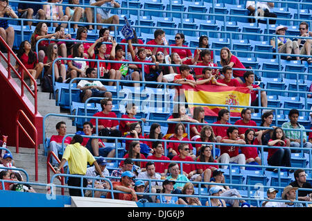 11 juillet 2010 - Toronto, Ontario, Canada - 11 juillet 2010 : fans du jeu montrent leur équipe pour la finale de la Coupe du Monde de dimanche au match de baseball. Les Red Sox de Boston a défait les Blue Jays de Toronto 3 - 2 au Centre Rogers à Toronto, Ontario..Crédit obligatoire : Geoff Bolte / Southcreek Global (Image Crédit : © Southcreek/ZUMApress.com) mondial Banque D'Images