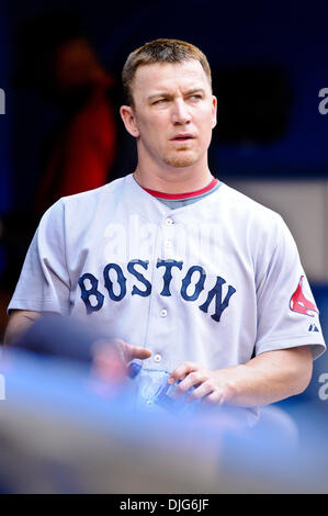 11 juillet 2010 - Toronto, Ontario, Canada - 11 juillet 2010 : Red Sox droit fielder J.D. Drew (7). Les Red Sox de Boston a défait les Blue Jays de Toronto 3 - 2 au Centre Rogers à Toronto, Ontario..Crédit obligatoire : Geoff Bolte / Southcreek Global (Image Crédit : © Southcreek/ZUMApress.com) mondial Banque D'Images