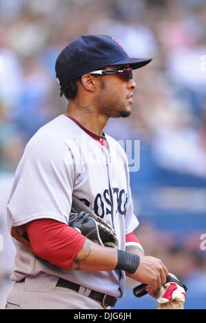 11 juillet 2010 - Toronto, Ontario, Canada - 11 juillet 2010 : le voltigeur des Red Sox Darnell McDonald (54). Les Red Sox de Boston a défait les Blue Jays de Toronto 3 - 2 au Centre Rogers à Toronto, Ontario..Crédit obligatoire : Geoff Bolte / Southcreek Global (Image Crédit : © Southcreek/ZUMApress.com) mondial Banque D'Images