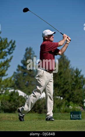 15 juillet 2010 - Stateline, Nevada, USA - Ancien Vice-président Dan Quayle au 21e siècle américain au Championnats Edgewood Tahoe Golf Course. Offrant une bourse totale de 600 000 dollars, le fait-pour-tv ACC, détenue et diffusée par NBC Sports, est le premier tournoi de golf des célébrités. Pour la cinquième année consécutive, la fondation de Lance Armstrong et sa vie Banque D'Images