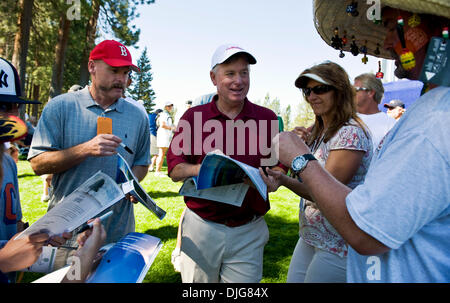 15 juillet 2010 - Stateline, Nevada, USA - Ancien Vice-président Dan Quayle au 21e siècle américain au Championnats Edgewood Tahoe Golf Course. Offrant une bourse totale de 600 000 dollars, le fait-pour-tv ACC, détenue et diffusée par NBC Sports, est le premier tournoi de golf des célébrités. Pour la cinquième année consécutive, la fondation de Lance Armstrong et sa vie Banque D'Images