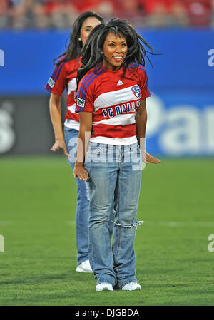 17 juillet 2010 - Frisco, TX, États-Unis - 17 juillet 2010 : .FC Dallas Cheerleaders effectuer pendant le jeu entre le Real Salt Lake et le FC Dallas au Pizza Hut Stadium de Frisco, TX. (Crédit Image : © Manny Flores/ZUMApress.com) Southcreek/mondial Banque D'Images