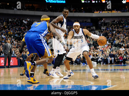 Dallas, TX, USA . 27 nov., 2013. Dallas Mavericks (shooting guard Vince Carter # 25 lors d'un match de NBA entre les Golden State Warriors et les Dallas Mavericks à l'American Airlines Center de Dallas, TX Dallas battu Golden State 103-99 Crédit : Cal Sport Media/Alamy Live News Banque D'Images