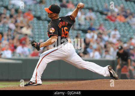 23 juillet 2010 - Baltimore, Maryland, États-Unis d'Amérique - 23 juillet 2010 : le lanceur partant des orioles de Baltimore, Jeremy Guthrie (46) fait un pas lors de la première manche de vendredi soir match contre les Minnesota Twins en visite à Camden Yards de Baltimore, MD...crédit obligatoire : Russell Tracy / Southcreek Global. (Crédit Image : Â© Southcreek/ZUMApress.com) mondial Banque D'Images