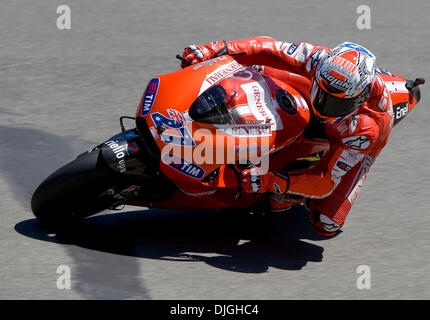 23 juillet 2010 - Monterey, Californie, États-Unis - Casey Stoner # 27 au cours de la première session de la pratique de la Red Bull MotoGP du Grand Prix des États-Unis au Mazda Raceway Laguna Seca. (Crédit Image : © William Mancebo/ZUMApress.com) Banque D'Images