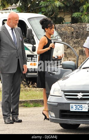 Rihanna assiste à l'enterrement de sa grand-mère Clara Braithwaite Barbade - 10.07.12 Banque D'Images