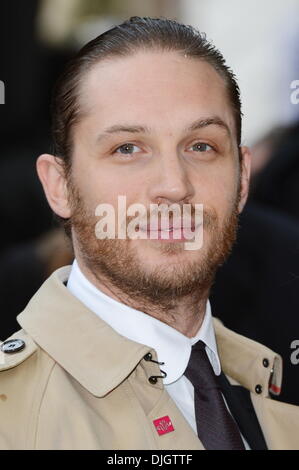 Tom Hardy La première européenne de "The Dark Knight Rises", tenue à l'odéon West End - Arrivées. Londres, Angleterre - 18.07.12 Avec : Tom Hardy Où : London, Royaume-Uni Quand : 18 Oct 2012 Banque D'Images