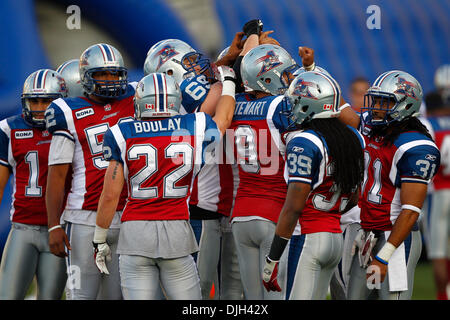 29 juillet 2010 - Montréal, Québec, Canada - 29 juillet 2010 : réchauffement avant à la LCF match entre les Argonauts de Toronto et les Alouettes de Montréal au Stade Percival-Molson a joué à Montréal, Canada..Crédit obligatoire : Philippe Champoux/Southcreek Global (Image Crédit : © Southcreek/ZUMApress.com) mondial Banque D'Images