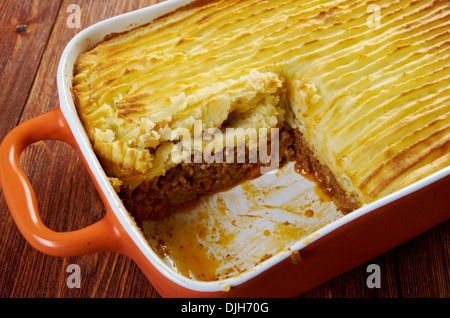 Délicieuses, de pâté chinois - traditionnel British home-cooking.purée de pommes de terre au four et de boeuf aux légumes Banque D'Images