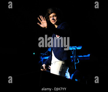 Harry Styles One Direction fonctionne à l'Amphithéâtre Molson. Toronto, Canada - 29.05.12 Banque D'Images