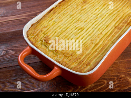 Délicieuses, de pâté chinois - traditionnel British home-cooking.purée de pommes de terre au four et de boeuf aux légumes Banque D'Images