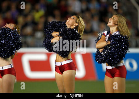 29 juillet 2010 - Montréal, Québec, Canada - 29 juillet 2010 : Monreal cheerleaders des Alouettes au cours de la CFL match entre les Argonauts de Toronto et les Alouettes de Montréal au Stade Percival-Molson a joué à Montréal, Canada. Montréal a remporté 41-10..Crédit obligatoire : Philippe Champoux/Southcreek Global (Image Crédit : © Southcreek/ZUMApress.com) mondial Banque D'Images