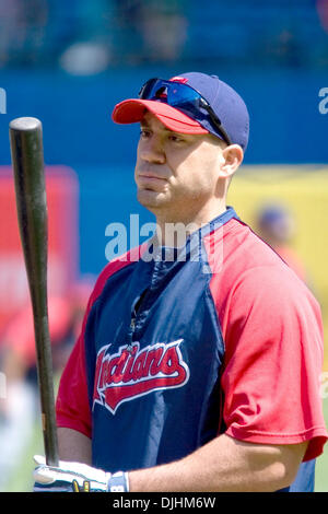 01 août 2010 - Toronto, Ontario, Canada - 01 août 2010 : Cleveland Indians frappeur désigné Travis Hafner (48) avant le match de baseball de la ligue américaine entre les Indians de Cleveland et les Blue Jays de Toronto a joué au Centre Rogers de Toronto, Ontario, Canada. Les Indiens a défait les Blue Jays 5-4. Crédit obligatoire : Frank Jansky / Southcreek Global (Image Crédit : Â© Southcr Banque D'Images