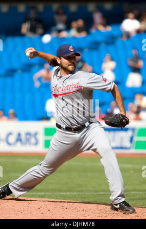 01 août 2010 - Toronto, Ontario, Canada - 01 août 2010 : Cleveland Indians Chris Perez plus étroite (54) offre un emplacement à la plaque pendant le match de baseball de la ligue américaine entre les Indians de Cleveland et les Blue Jays de Toronto a joué au Centre Rogers de Toronto, Ontario, Canada. Les Indiens a défait les Blue Jays 5-4. Crédit obligatoire : Frank Jansky / Southcreek Crédit Global (Im Banque D'Images