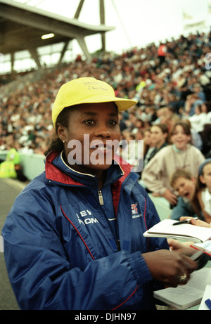 Lanceur de javelot britannique Tessa Sanderson à la Securicor Jeux au Crystal Palace de Londres 1996 Banque D'Images