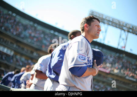 01 août, 2010 - San Francisco, Californie, États-Unis d'Amérique - 01-août-2010 : San Francisco, CA : Giants de San Francisco accueille les Dodgers de Los Angeles. Comité permanent des Dodgers de Los Angeles, pour l'hymne national avant le match contre les Giants de San Francisco. Giants de San Francisco de gagner le match 2-0. Crédit obligatoire : Dinno Kovic / Southcreek Global Media (Image Crédit : Â© Sout Banque D'Images