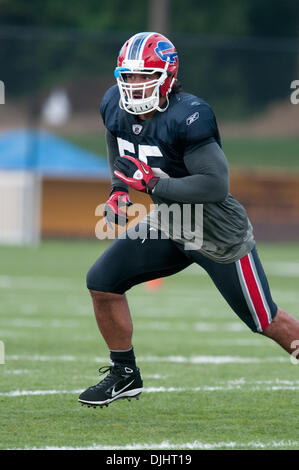 03 août 2010 - Webster, New York, États-Unis d'Amérique - 03 août 2010 : Buffalo Bills linebacker Kawika Mitchell (# 55) au cours de camp d'entraînement à Saint John Fisher College à Pittsford, New York..Crédit Obligatoire -Mark Konezny / Southcreek Global. (Crédit Image : © Global/ZUMApress.com) Southcreek Banque D'Images