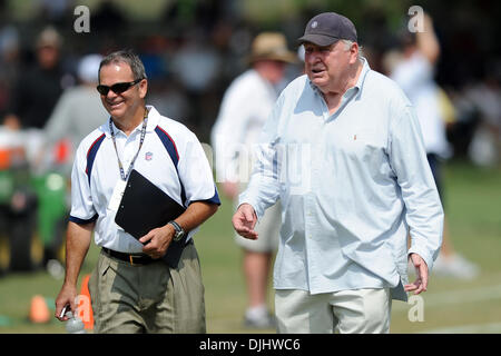 Août 04, 2010 - Westminster, Maryland, United States of America - 04 août 2010 : John Madden pendant les corbeaux camp d'entraînement à McDaniel College à Westminster, MD...crédit obligatoire : Russell Tracy / Southcreek Global (Image Crédit : Â© Southcreek/ZUMApress.com) mondial Banque D'Images