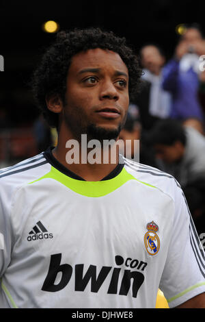 Août 04, 2010 - San Francisco, Californie, États-Unis d'Amérique - 4 août 2010 : Real Madrid D Marcelo Vieira (12) prend le champ avant le match amical entre le Real Madrid et le Club America à Candlestick Park de San Francisco, CA. Le Real Madrid a pris le concours 3-2..Crédit obligatoire : Matt Cohen / Southcreek Global (Image Crédit : © Southcreek/ZUMApress.com) mondial Banque D'Images