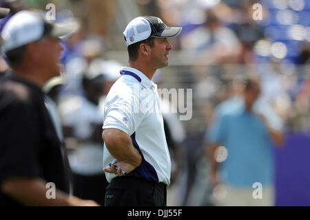 07 août 2010 - Baltimore, Maryland, États-Unis d'Amérique - Août 07, 2010 Baltimore Ravens : entraîneur-chef John Harbaugh pendant les corbeaux camp d'entraînement à la M&T Bank Stadium à Baltimore, MD...crédit obligatoire : Russell Tracy / Southcreek Global (Image Crédit : Â© Southcreek/ZUMApress.com) mondial Banque D'Images