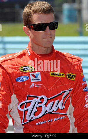 07 août 2010 - Watkins Glen, New York, États-Unis d'Amérique - 7 août 2010 : Le pilote Kasey Kahne promenades pour la Budweiser Ford pendant les qualifications pour l'Heluva bon ! Crème sure Dips au Glen à Watkins Glen International, Watkins Glen, NEW YORK..Mandatory Crédit : Michael Johnson / Southcreek Global (Image Crédit : © Southcreek/ZUMApress.com) mondial Banque D'Images