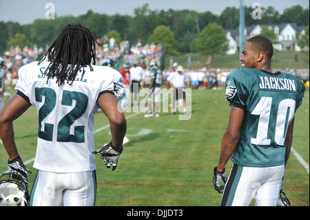 10 août 2010 - Bethlehem, Pennsylvanie, États-Unis d'Amérique - 10 août 2010 Philadelphia Eagles joueurs DeSean Jackson et Asante Samuels blague sur le côté dans une pratique qui se tient à Lehigh College à Bethlehem, Pennsylvanie.Crédit obligatoire : human life by Sylvester Graham Michael / Southcreek Global (Image Crédit : © Southcreek/ZUMApress.com) mondial Banque D'Images