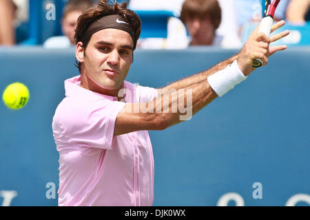 22 août 2010 - Mason, Ohio, États-Unis d'Amérique - Roger Federer (SUI) en action de jeu durant la finale hommes le dimanche à l'Ouest et le Sud de l'Tennis Masters tour joué au Lindner Family Tennis Center de Mason dans l'Ohio. (Crédit Image : © John Longo/ZUMApress.com) Southcreek/mondial Banque D'Images