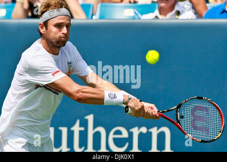 22 août 2010 - Mason, Ohio, États-Unis d'Amérique - Mardy Fish (USA) en action de jeu lors de la finale des hommes le dimanche à l'Ouest et le Sud de l'Tennis Masters tour joué au Lindner Family Tennis Center de Mason dans l'Ohio. (Crédit Image : © John Longo/ZUMApress.com) Southcreek/mondial Banque D'Images