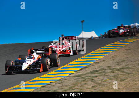 22 août 2010 - Sonoma, Californie, États-Unis - pilote de l'équipe Penske Helio Castroneves de Sao Paulo, Brésil (# 3) Cible conduit Chip Ganassi Racing driver Scott Dixon de Auckland, Nouvelle-Zélande (# 9) au cours de la Grand Prix Indy de Sonoma où la Volonté a fini par gagner. (Crédit Image : © Scott Beley/global/ZUMApress.com) Southcreek Banque D'Images