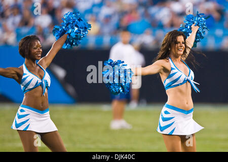 28 août 2010 - Charlotte, Caroline du Nord, États-Unis d'Amérique - Panther de meneurs de jeu pré au stade Bank of America, Charlotte NC. (Crédit Image : © Mark Abbott Global/ZUMApress.com)/Southcreek Banque D'Images