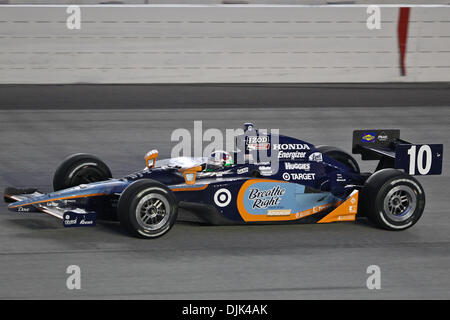 28 août 2010 - Joliet, Illinois, États-Unis d'Amérique - Vainqueur de Dario Franchitti # 10 au cours de l'IZOD IndyCar Peak Antifreeze & Motor Oil Indy 300 à Chicagoland Speedway à Joliet, Illinois. (Crédit Image : © Geoffrey Siehr/ZUMApress.com) Southcreek/mondial Banque D'Images