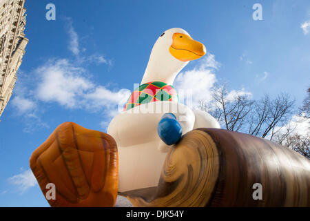 New York, USA. 28 novembre 2013. Des participants du monde entier et des milliers de spectateurs ejoy Macy's Thanksgiving Day Parade annuelle dans la ville de New York. Crédit : Scott Houston/Alamy Live News Banque D'Images