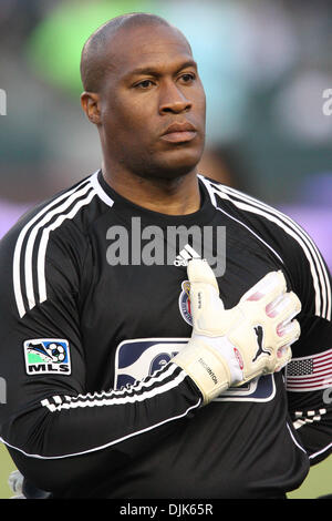 Le 29 août 2010 - Carson, Californie, États-Unis d'Amérique - Chivas USA gardien (# 22) ZACH THORNTON avant le début de l'Chivas USA vs DC United match au Home Depot Center, Chivas USA a ensuite battu United avec un score de 1-0. (Crédit Image : © Brandon Parry/global/ZUMApress.com) Southcreek Banque D'Images