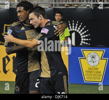 Sep 01, 2010 - Chester, Pennsylvanie, États-Unis - JACK MCINERNEY célèbre après avoir marqué un but. L'Union de Philadelphie a remporté un match amical contre le Mexique l'équipe de soccer du Chivas Guadalajara à PPL Park, domicile de l'Union de Philadelphie. Le seul but de la victoire a été inscrit par Jack McInerney de l'Union de Philadelphie. (Crédit Image : © Ricky Fitchett/ZUMApress.com) Banque D'Images