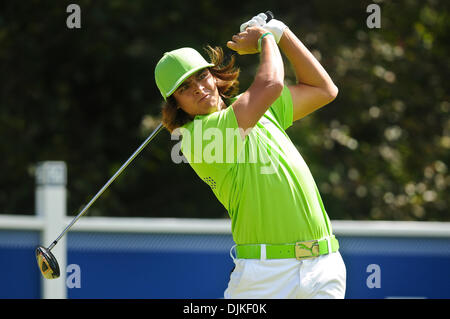 Septembre 05, 2010 - Norton, Massachusetts, United States of America - RICKIE FOWLER tees off sur le 4e trou lors du troisième tour de la Deutsche Bank Championship à PTC Boston. (Crédit Image : © Geoff Bolte/ZUMApress.com) Southcreek/mondial Banque D'Images