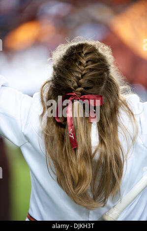 7 septembre 2010 - Landover, Maryland, United States of America - Virginia Tech cheerleaders effectuer avant le match contre Boise State. Boise State a battu Virginia Tech 33-30 dans le jeu à FedEx Field à Landover, Maryland. (Crédit Image : © Rassi Bornéo/global/ZUMApress.com) Southcreek Banque D'Images