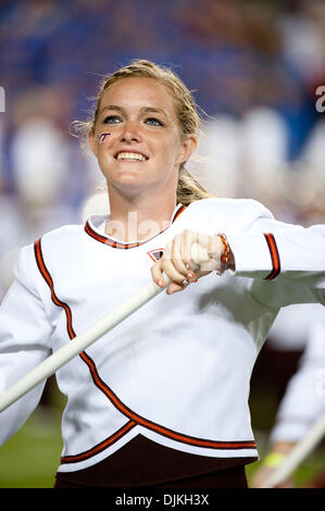 7 septembre 2010 - Landover, Maryland, United States of America - Virginia Tech cheerleaders effectuer avant le match contre Boise State. Boise State a battu Virginia Tech 33-30 dans le jeu à FedEx Field à Landover, Maryland. (Crédit Image : © Rassi Bornéo/global/ZUMApress.com) Southcreek Banque D'Images