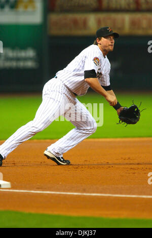 9 septembre 2010 - Houston, Texas, États-Unis d'Amérique - Baseball Houston Astros Chris Johnson (23) charge une balle à sa gauche dans la première manche. Les Astros de Houston défait les Dodgers de Los Angeles 3 - 2 au Minute Maid Park de Houston, Texas. (Crédit Image : © Luis Leyva/ZUMApress.com) Southcreek/mondial Banque D'Images