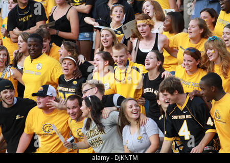 11 septembre 2010 - Hattiesburg, Mississippi, United States of America - Fans célébrer au cours Departement gagner plus de Prairie View A & M 34-7 dans le jeu à la M.M. Roberts Stadium. (Crédit Image : © Collin Hays/ZUMApress.com) Southcreek/mondial Banque D'Images