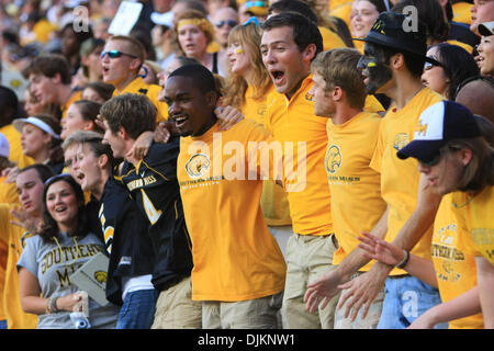 11 septembre 2010 - Hattiesburg, Mississippi, United States of America - Fans célébrer au cours Departement gagner plus de Prairie View A & M 34-7 dans le jeu à la M.M. Roberts Stadium. (Crédit Image : © Collin Hays/ZUMApress.com) Southcreek/mondial Banque D'Images