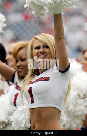 12 septembre 2010 - Houston, Texas, États-Unis d'Amérique - Les cheerleaders des Houston Texans effectuer avant le match entre les Houston Texans et les Indianapolis Colts. Les Texans défait les Colts 34-24. (Crédit Image : © Jerome Miron/ZUMApress.com) Southcreek/mondial Banque D'Images