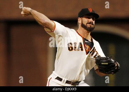 16 septembre 2010 - San Francisco, Californie, États-Unis d'Amérique - San Francisco Giants héberge les Dodgers de Los Angeles. Giants de San Francisco lanceur droitier Brian Wilson (38) emplacements contre les Dodgers de Los Angeles. La défaite des Giants de San Francisco Los Angeles Dodgers 2 - 0. (Crédit Image : © Southcreek Dinno Kovic/global/ZUMApress.com) Banque D'Images