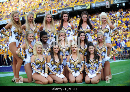 18 septembre 2010 - Baton Rouge, Louisiane, États-Unis d'Amérique - les filles d'or de la LSU au Tiger Stadium de Baton Rouge, Louisiane. LSU défait 27-9 de l'État du Mississipi. (Crédit Image : © Stacy Revere/ZUMApress.com) Southcreek/mondial Banque D'Images