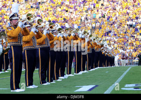 18 septembre 2010 - Baton Rouge, Louisiane, États-Unis d'Amérique - La bande LSU au Tiger Stadium de Baton Rouge, Louisiane. LSU défait 27-9 de l'État du Mississipi. (Crédit Image : © Stacy Revere/ZUMApress.com) Southcreek/mondial Banque D'Images