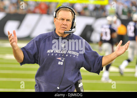 19 septembre 2010 - East Rutherford, New Jersey, United States of America - New England Patriots l'entraîneur-chef Bill Belichick à New Meadowlands Stadium à East Rutherford dans le New Jersey. Le New England Patriots tomber au New York Jets 28-14 (crédit Image : © Brooks Van Arx/global/ZUMApress.com) Southcreek Banque D'Images