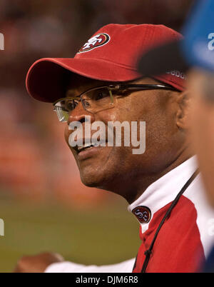 20 sept, 2010 - San Francisco, Californie, États-Unis - San Francisco 49ers vs New Orleans Saints à Candlestick Park. 49ers l'entraîneur-chef Mike SINGLETARY. 49ers de Saints des Derniers Jours 25 à 22. (Crédit Image : © Al Golub/photographie/ZUMApress.com) Golub Banque D'Images