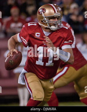 20 sept, 2010 - San Francisco, Californie, États-Unis - San Francisco 49ers vs New Orleans Saints à Candlestick Park. San Francisco 49ers quarterback ALEX SMITH exécute des humains. 49ers de Saints des Derniers Jours 25 à 22. (Crédit Image : © Al Golub/photographie/ZUMApress.com) Golub Banque D'Images