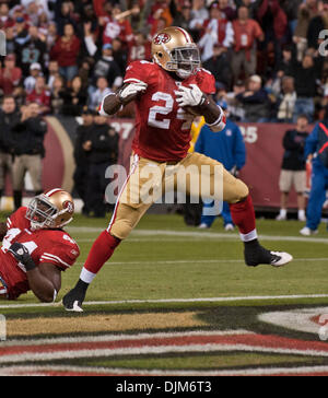 20 sept, 2010 - San Francisco, Californie, États-Unis - San Francisco 49ers vs New Orleans Saints à Candlestick Park. San Francisco 49ers d'utiliser de nouveau ANTHONY DIXON faire toucher des roues. 49ers de Saints des Derniers Jours 25 à 22. (Crédit Image : © Al Golub/photographie/ZUMApress.com) Golub Banque D'Images